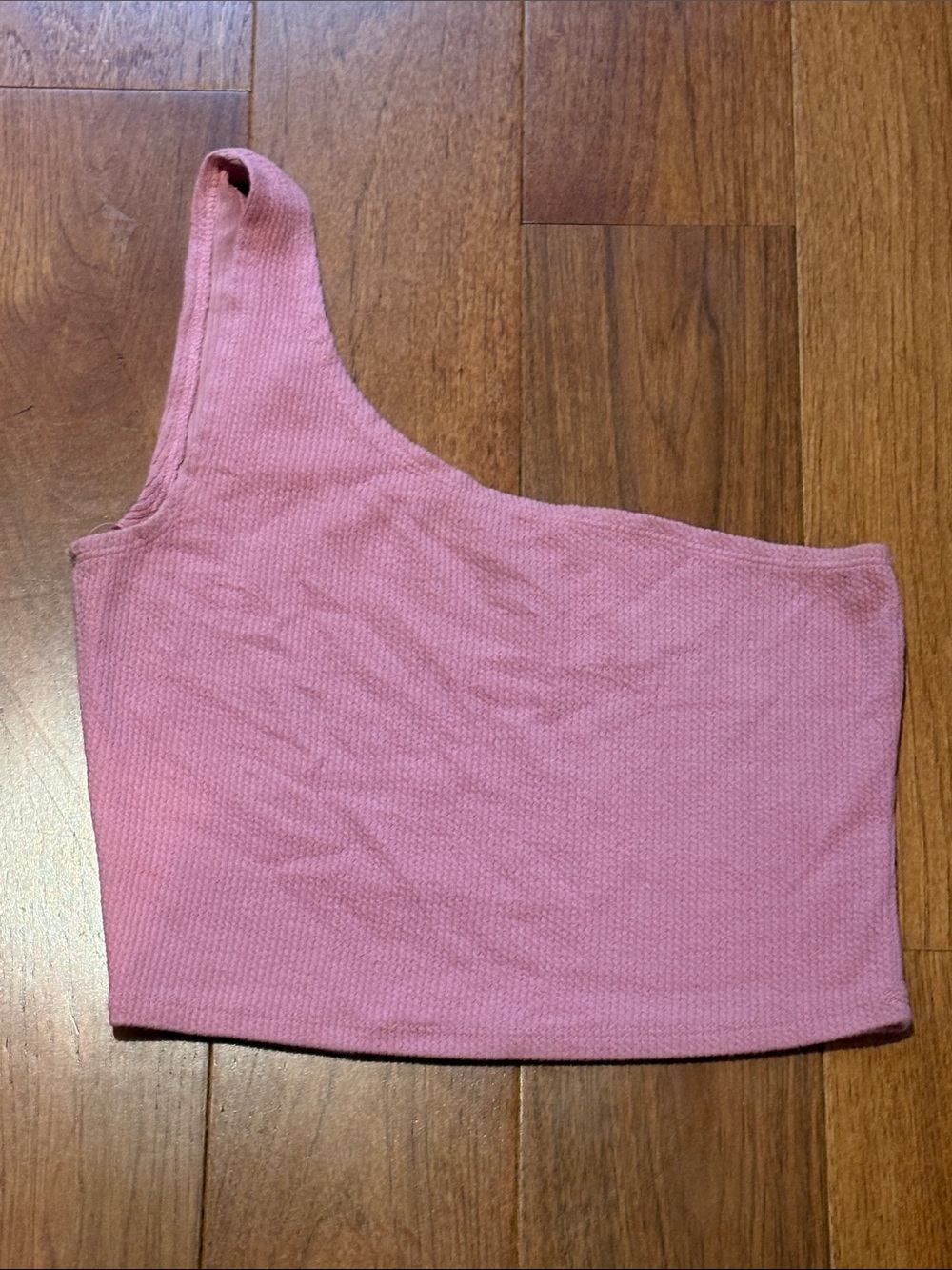 Me to We One-Shoulder Ribbed Crop Top in Warm Pink